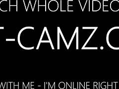 Pandangan Close Up Pepek Basah Semasa Sesi Melancap Webcam