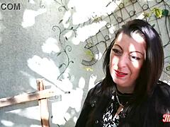 Yvanna, kamu MILF Prancis nakal, mau ditumbuk keras?